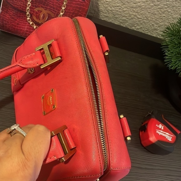 Authentic MCM Speedy Bag in Sapphiano Leather - Picture 7 of 11